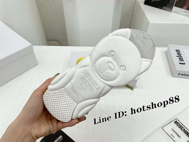 MOSCHINO莫斯奇諾2022早春最新爆款系列小熊彩色透明底新款休閒鞋 dx2337